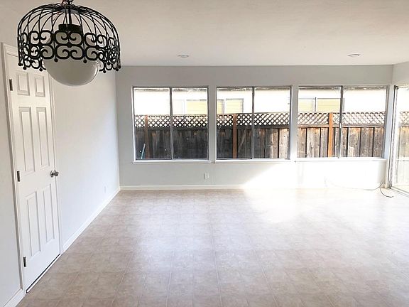 4th image of 4670 Mia Cir