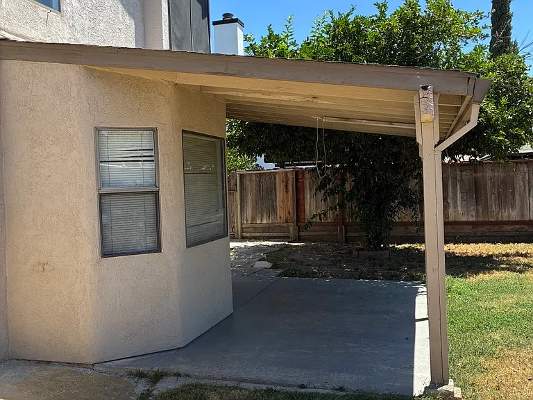 2814 Canyon Dr — Photo 10