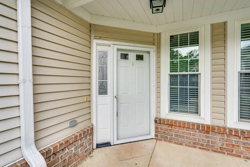 3 bed, 2.5 bath, 1709 sqft, $2,800 — Photo 3