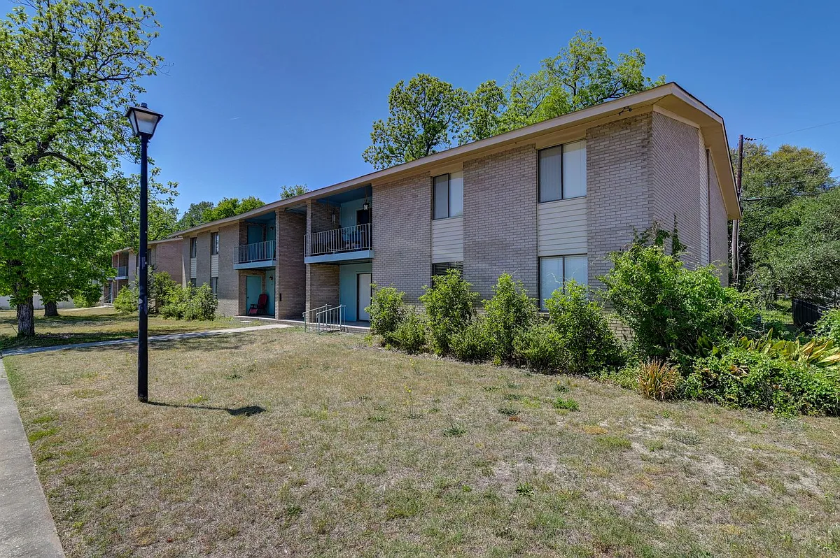 Building Photo - 329 W Main St #B
