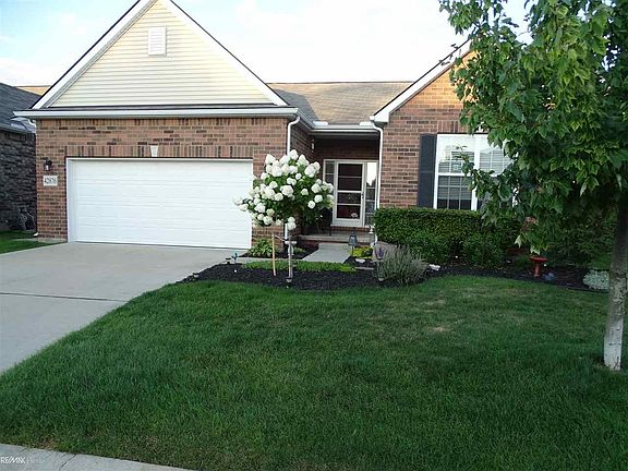 2nd image of 42876 Broadmoor Dr