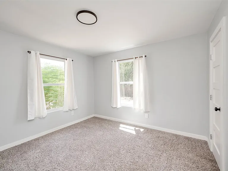 1400 Marcus Pl #B — Photo 9