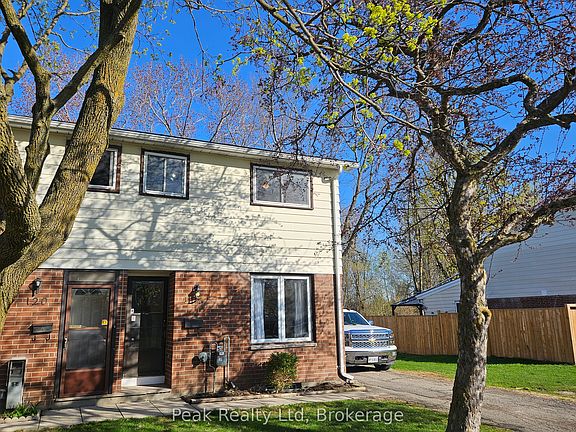 3rd image of 122 Keats Dr
