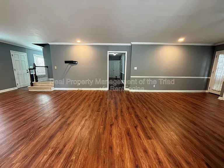 905 Old Winston Rd — Photo 6