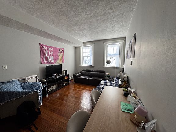 2nd image of 217 Chestnut Hill Ave APT 2