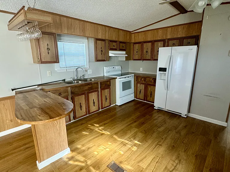 119 Lomie McLean Ln — Photo 2