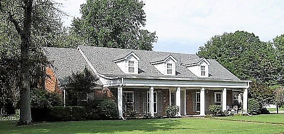 2nd image of 715 N 18th St