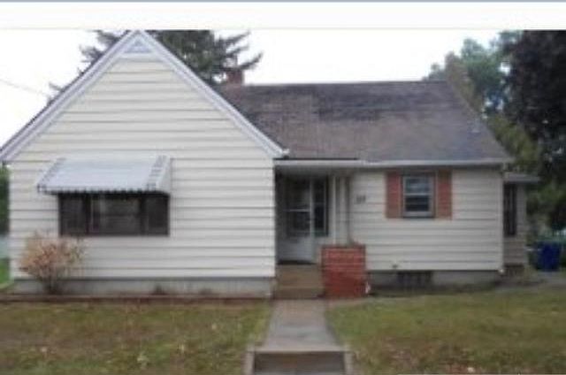 1st image of 218 27th Ave N