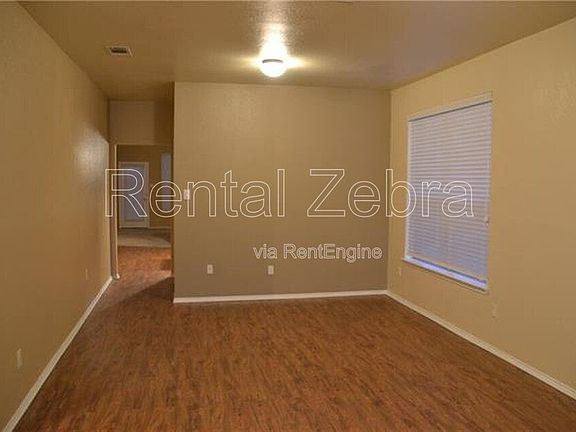 3rd image of 1121 McKavett Dr