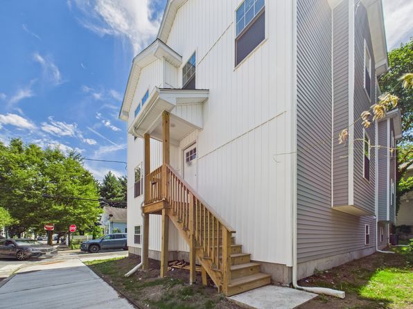 138 Camden Ave #2D