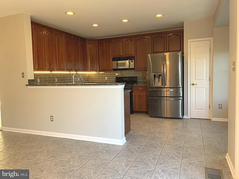 3384 Governors Crest Ct — Photo 11