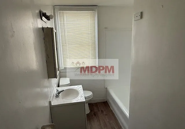 3 bed, 1000 sqft, $925 — Photo 4