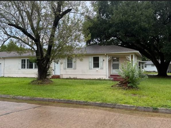 101 Azalea Ave