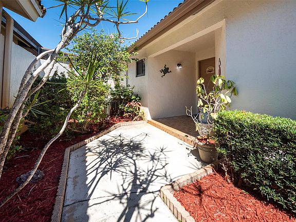2nd image of 14861 Newcastle Lane