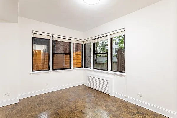 Rented by Bond New York | media 8