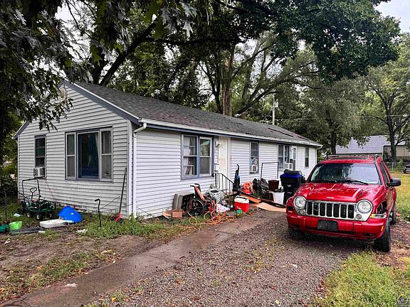 2nd image of 940/942 NE Poplar St