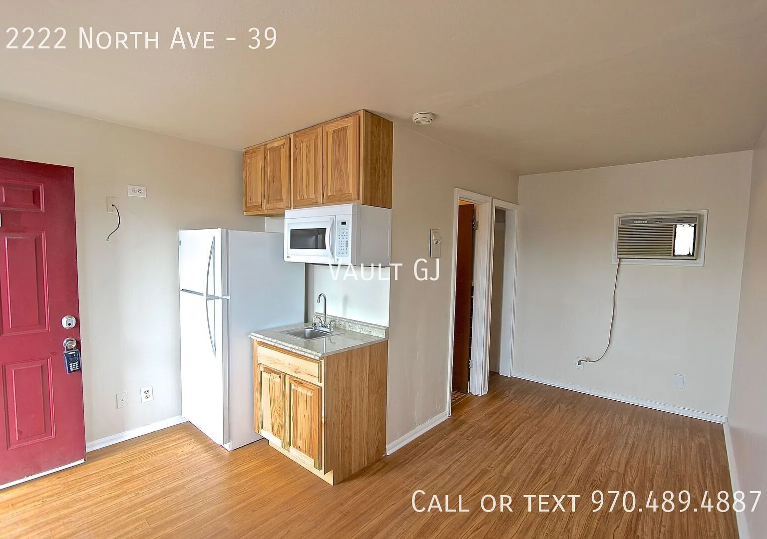 All utilities included Garden Style Studio apartment w/ Kitchenette — Photo 1