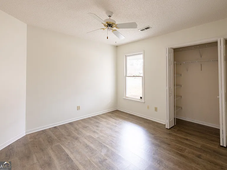 112 Glendale Dr — Photo 9