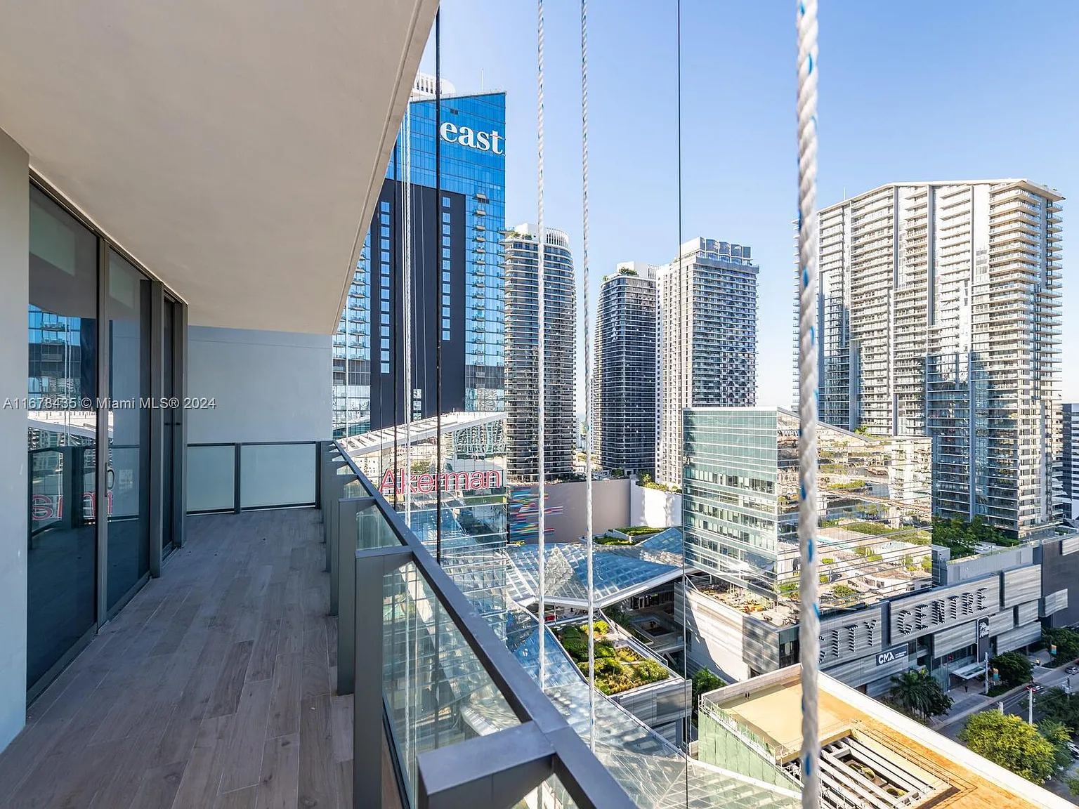1 bed, 810 sqft, $4,700 — Photo 2