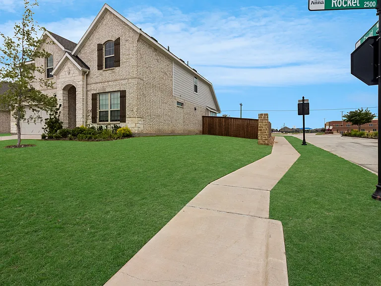 2600 Rocket Bend Dr — Photo 43