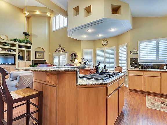 4th image of 6498 Calle Del Sol Dr