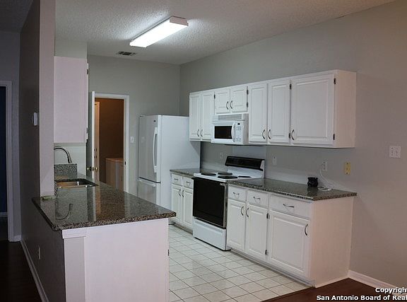 4th image of 13130 Brook Garden Ln