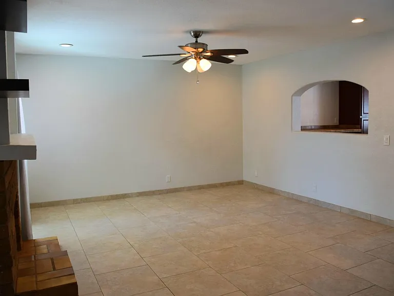 44553 La Paz Rd — Photo 6