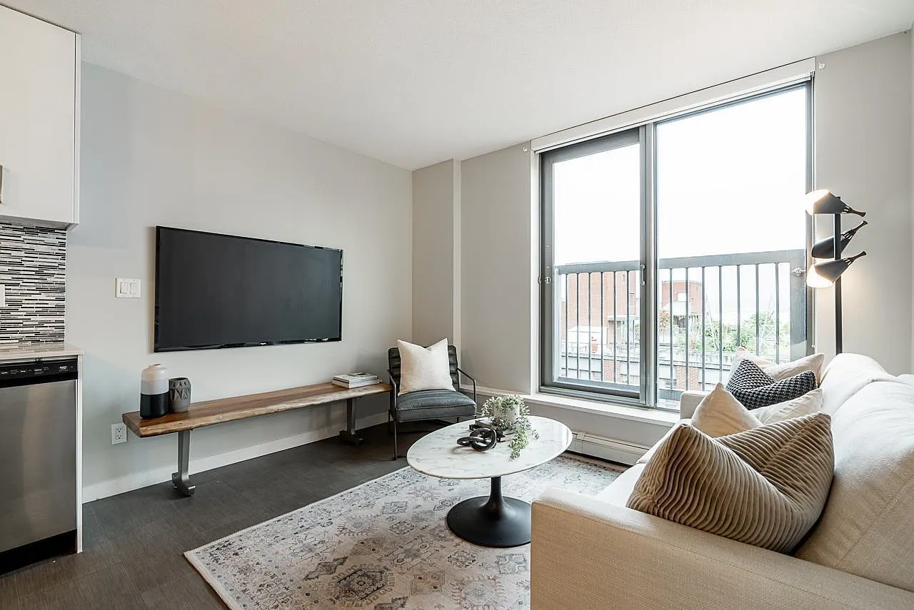 2 bed, 750 sqft, $2,950 — Photo 3