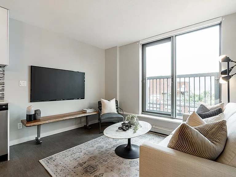 66 Cordova St W #1011 — Photo 3