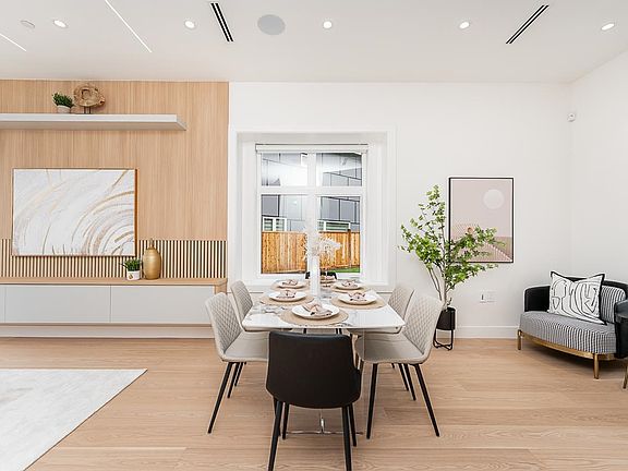 5th image of 2837 Oliver Cres #1