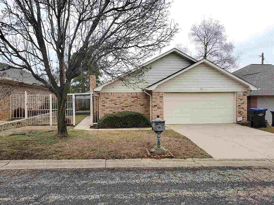 1st image of 3 Wellington Dr