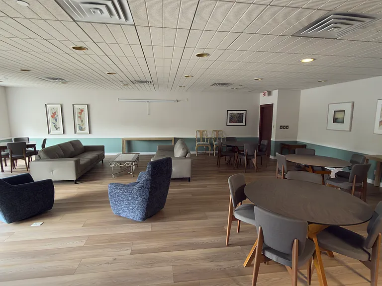 Chelsea Condos — Photo 79