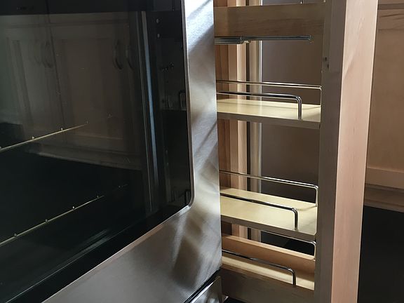 Built in spice rack.