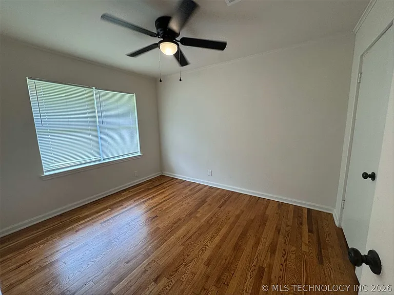 2743 E 3rd St — Photo 9