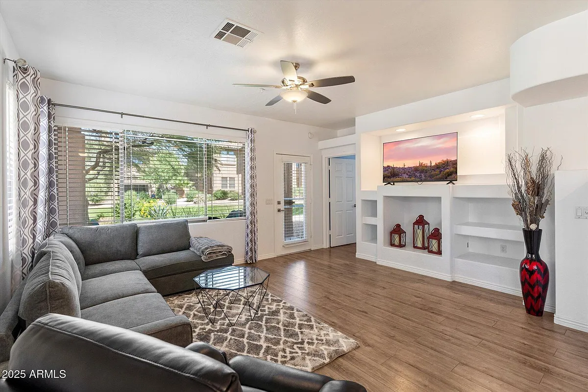Building Photo - 11500 E Cochise Dr #1104