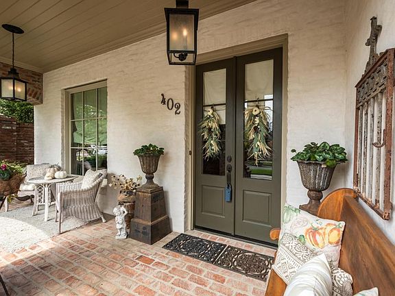 2nd image of 402 Arabella Blvd