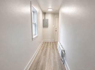 275 Bronson Ave #4, Ottawa, ON K1R 6H7