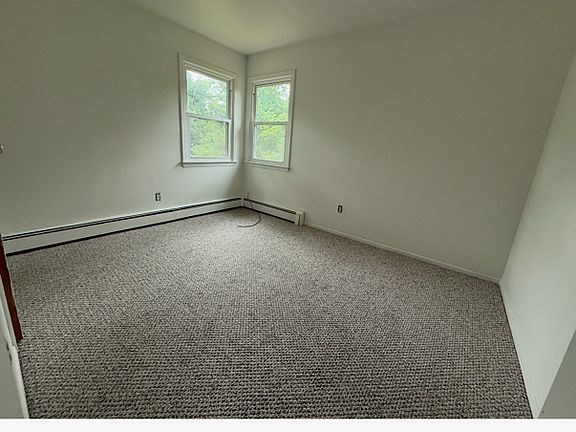 4th image of 28 Warner Ln Floor 2