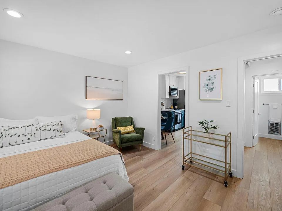 3499 Sawtelle Blvd #17