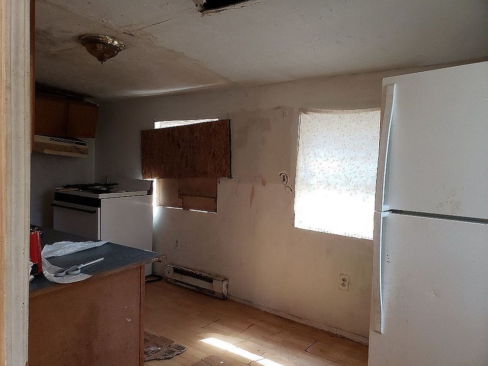 1st image of 102 Cross Lanes Dr