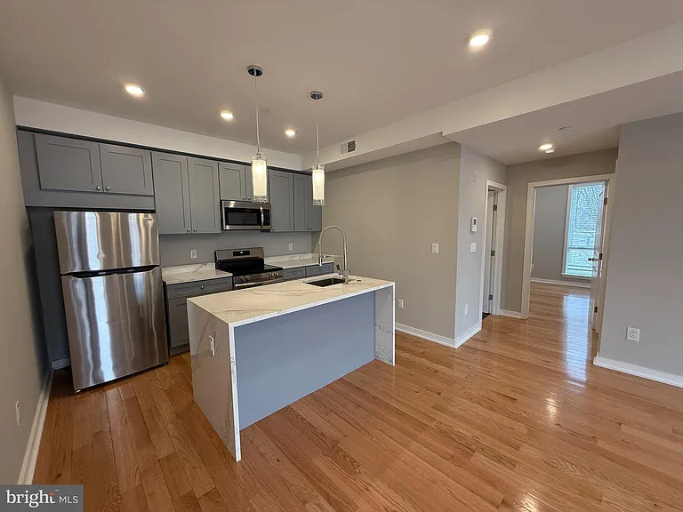 914 W Susquehanna Ave #18-2A — Photo 3