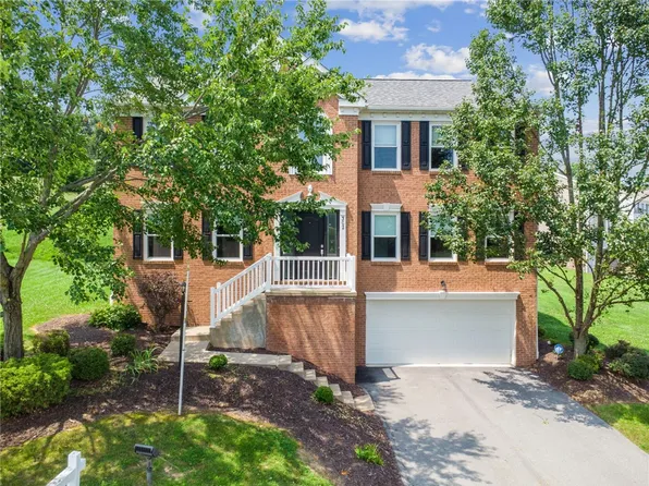 302 Davinci Ct, Belle Vernon, PA 15012