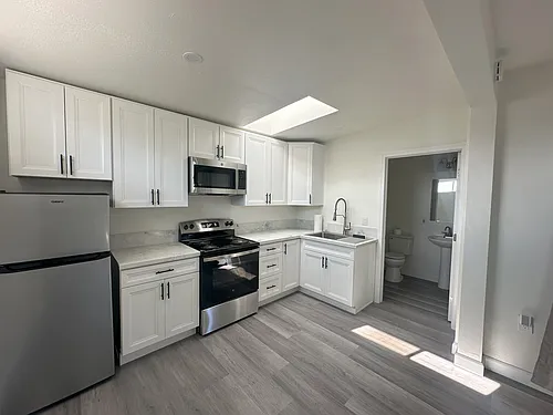 370 Alpine Ave #B Photo 1