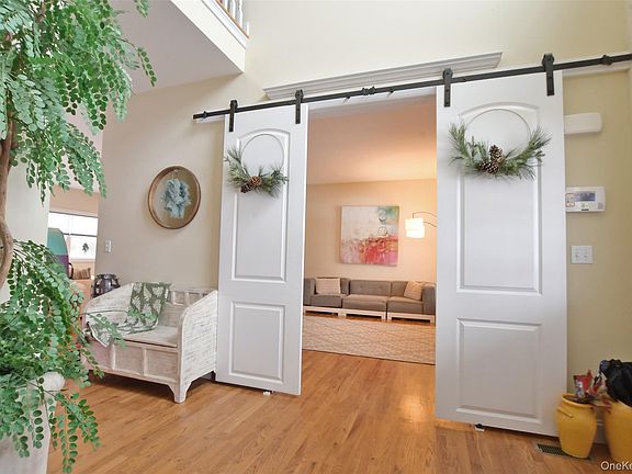 5th image of 5 Dogwood Lane