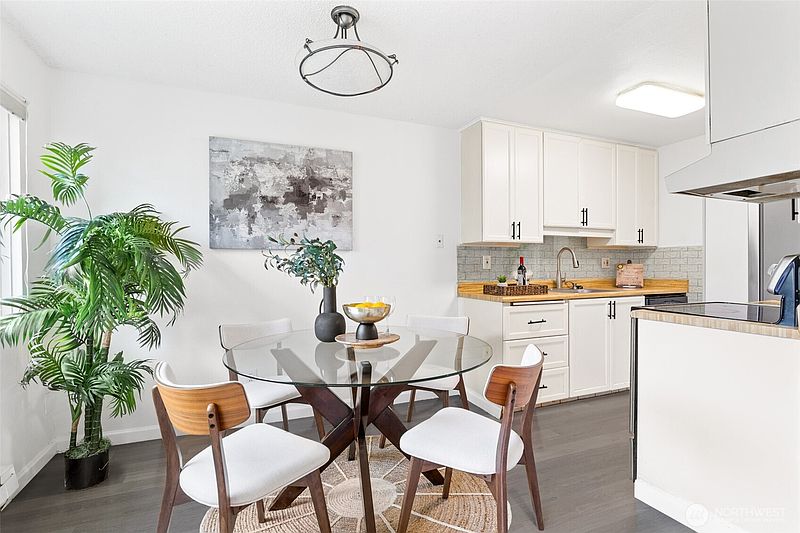 2nd image of 2020 Grant Avenue S #A202