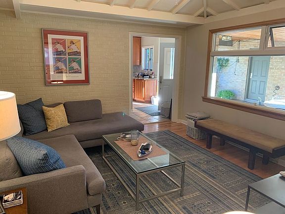 4th image of 1074 Bonnie Brae Blvd