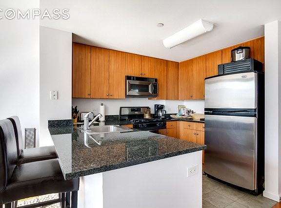 2nd image of 455 Main St APT 16C