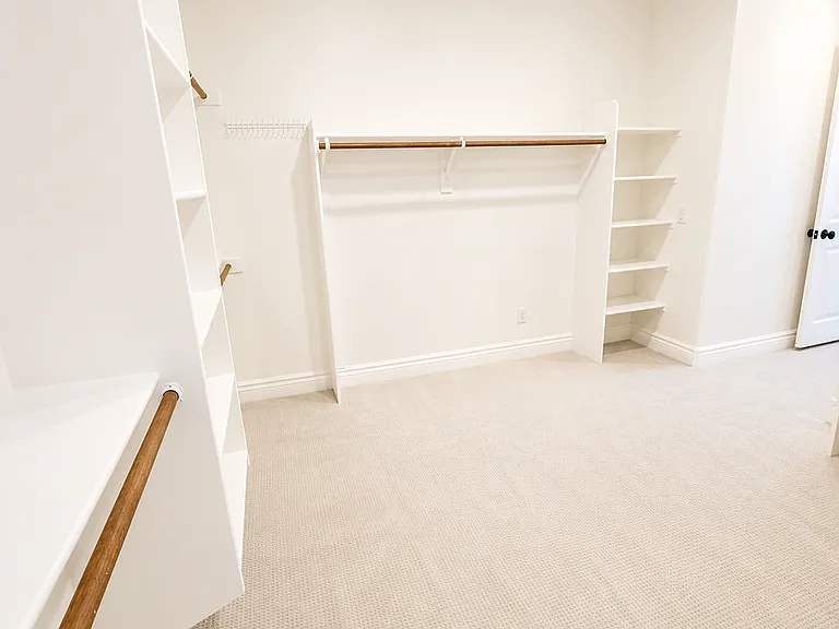 111 W Missouri Ave — Photo 32