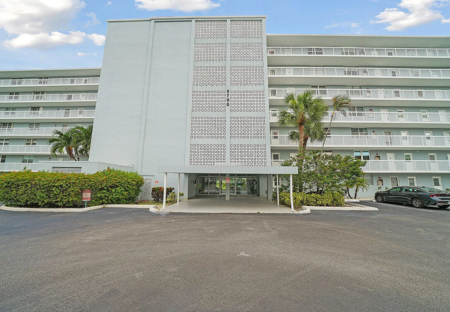 2 bed, 2.0 bath, 1050 sqft, $1,850 — Photo 1