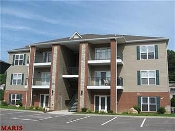 1st image of 895 Forest Ave APT 302